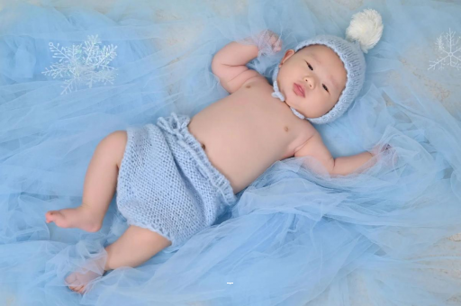 舞钢宝宝吐奶黄色 舞钢宝宝吐奶黄色